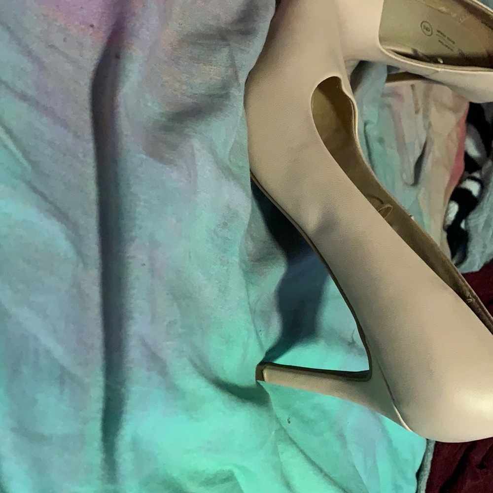 Stiletto nude/peachy heels